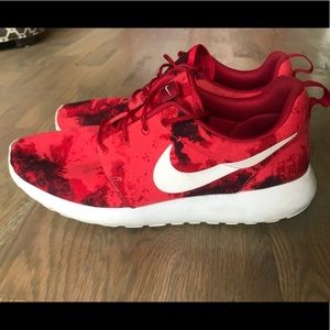 Nike Men’s Roshes *SPECIAL EDITION*